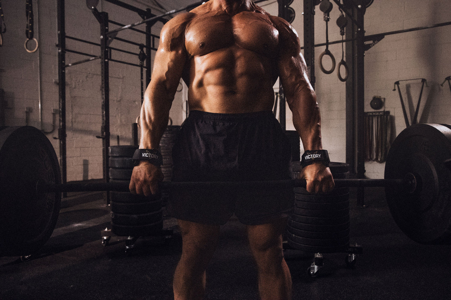 Weightlifting Grips vs. Straps: The Science Behind Bigger Gains